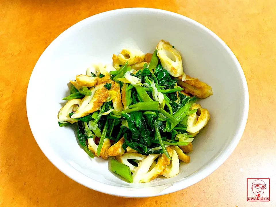 Dinner with stir fried water-spinach + fish cake, in Indonesia we called it “tumis kangkung” [今夜のディナーメニューは、水ほうれん草の炒め物とフィッシュケーキ] - this menu is modified with Jap|MI 「いどりす」さん