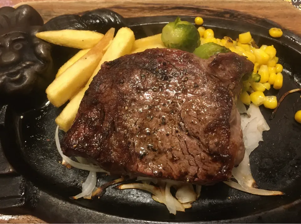 Snapdishの料理写真:ブロンコビリーでリブロースステーキ|フージさん