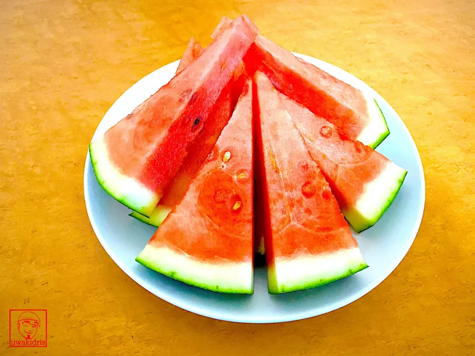 Snapdishの料理写真:Watermelon, summer fruits, it is really good one after dinner (スイカ、週末を楽しむ時間です)|MI 「いどりす」さん