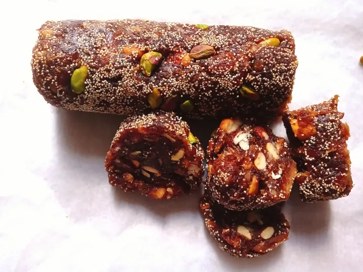 Dates and nuts roll sugar free healthy recipe|Mounicaさん