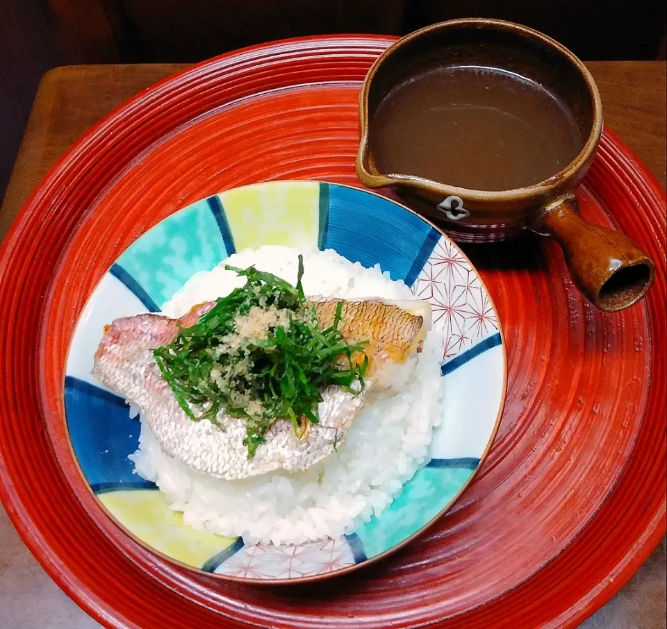 Snapdishの料理写真:鯛めし|あらいぐまのしっぽさん