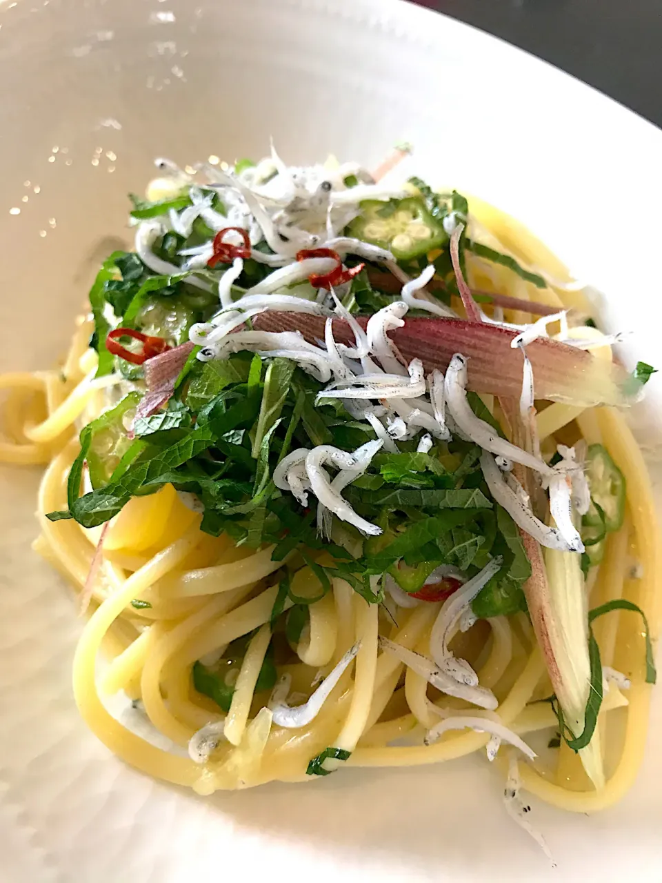 Snapdishの料理写真:夏パスタ！茗荷、紫蘇、オクラ、シラスのペペロンチーノ！|Tomyさん