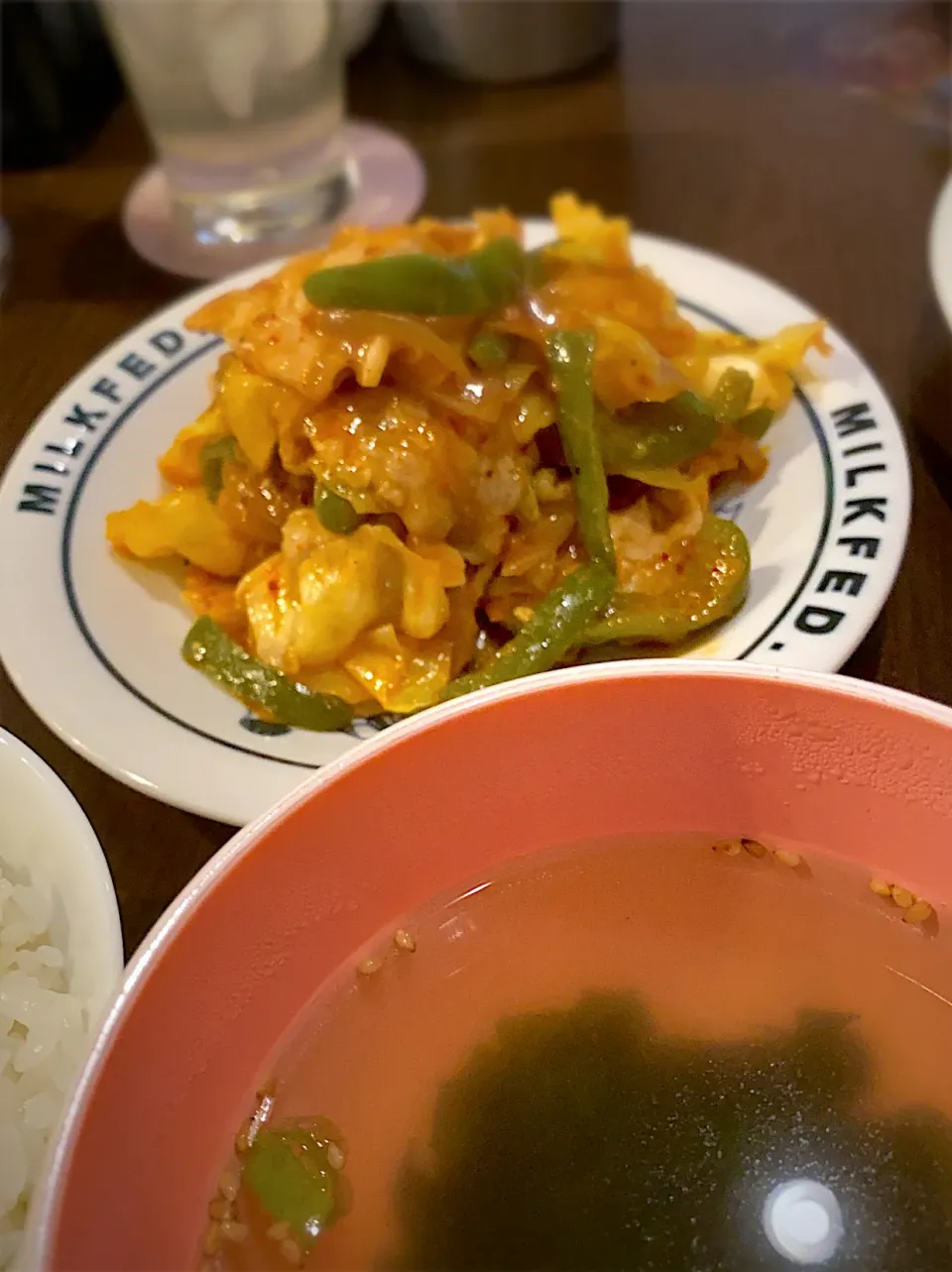 Snapdishの料理写真:唐辛子ニンニクオイルの回鍋肉　わかめの胡麻スープ　蕎麦茶|ch＊K*∀o(^^*)♪さん