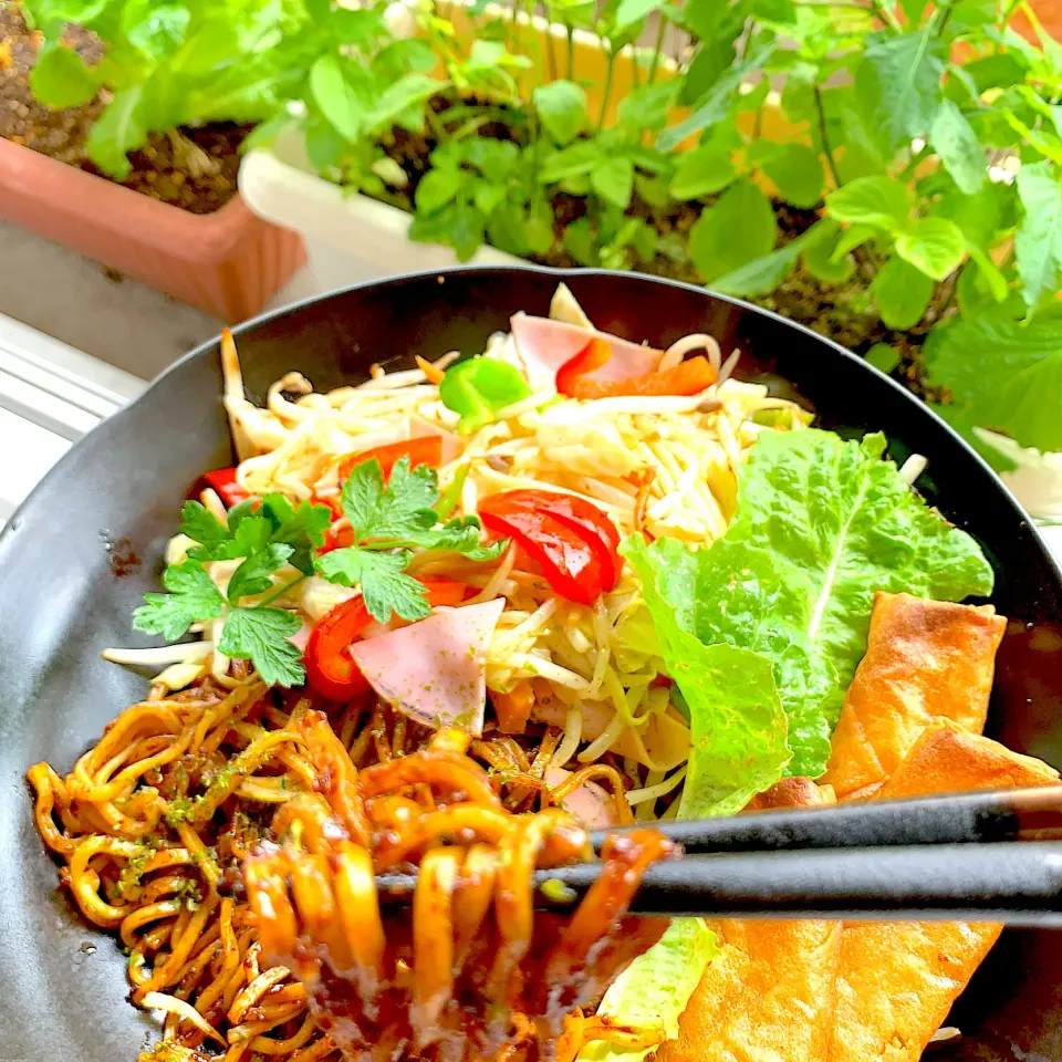 Snapdishの料理写真:甘辛ソース野菜たっぷり焼そば|シュトママさん