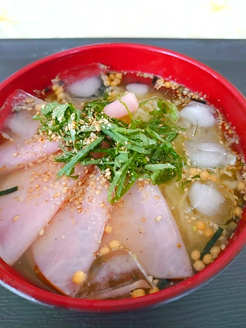 今日のお昼は？
冷やし塩ラーメン
サッポロ一番ね🎵|🍒ふみりん🍒さん