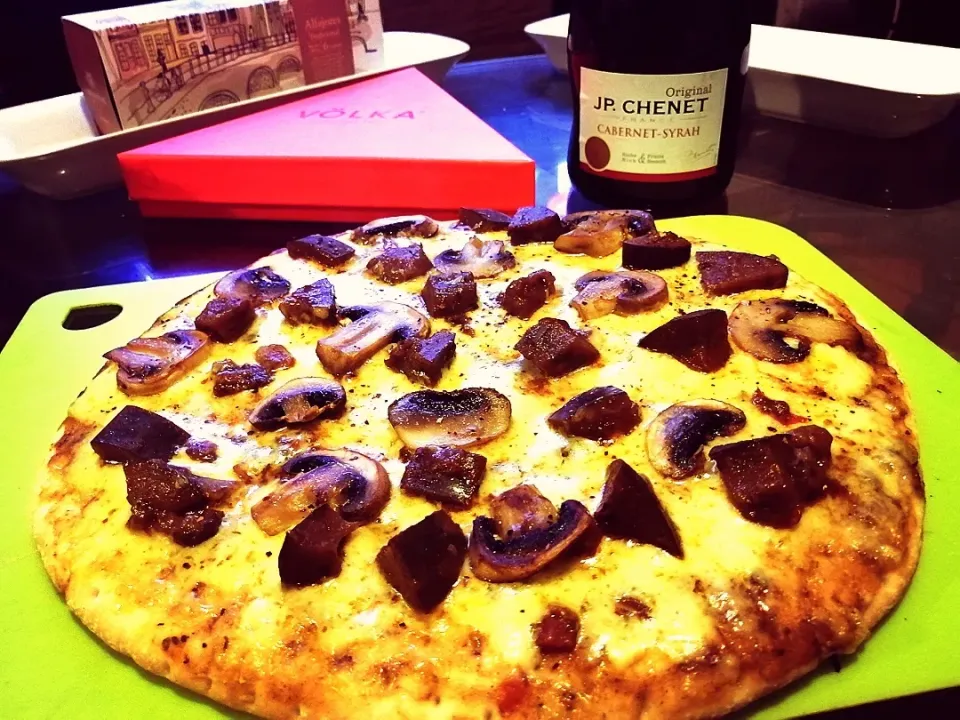 Snapdishの料理写真:pizza vegan wine🔥✨|Juan Franciscoさん