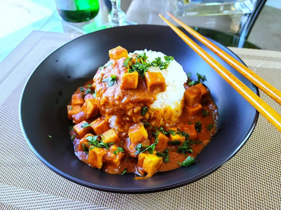 Snapdishの料理写真:Tofu with Tikka Masala Gravy|Jbunny Caféさん