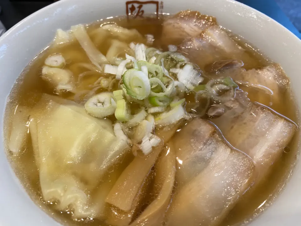 坂内がようやく武蔵小山に帰ってきてくれました。わんたんラーメンを。美味しい‼️|sniper66さん