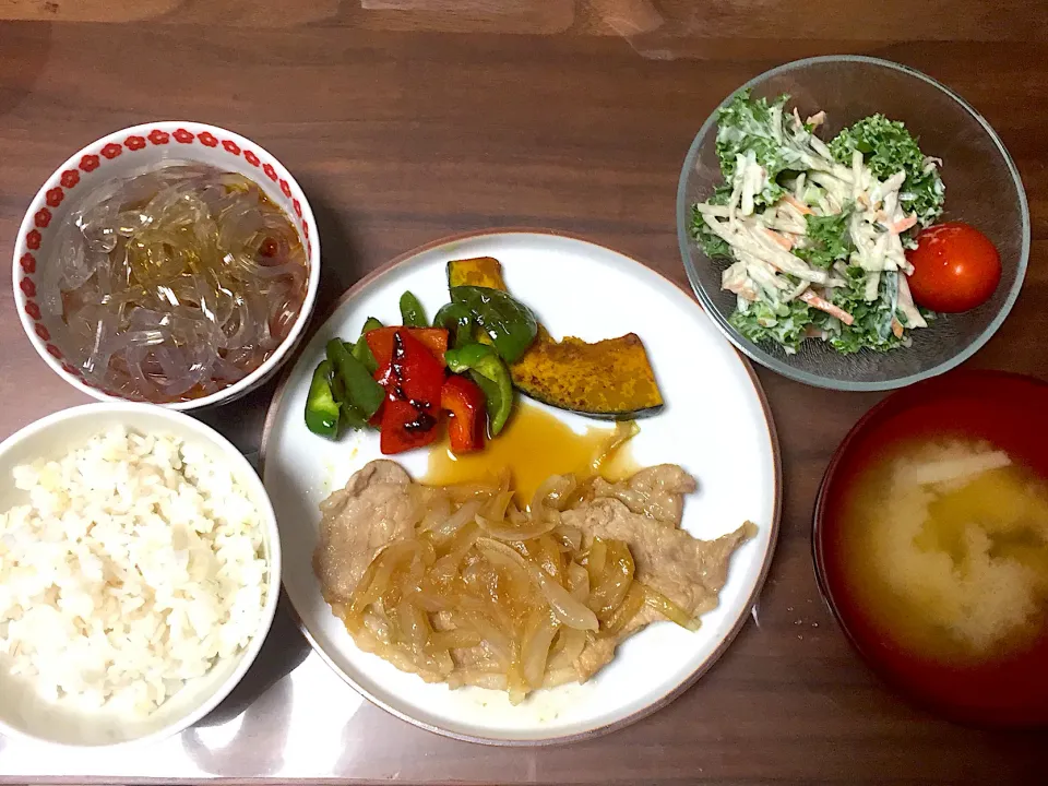 豚の生姜焼き 焼き野菜 長芋ときのこの味噌汁 ケールとごぼうのサラダ ところてん|おさむん17さん