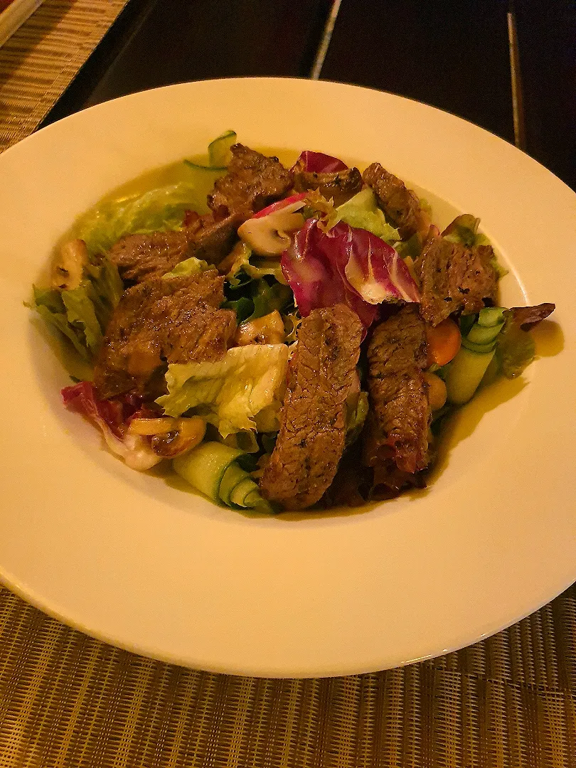 Grilled steak salad |Donzy tableさん