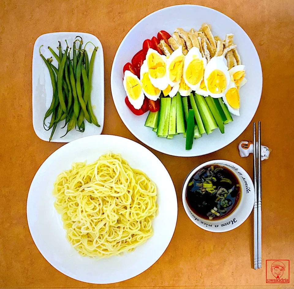 My dinner: a set of cold noodle with boiling snaps bean. いただきます|MI 「いどりす」さん