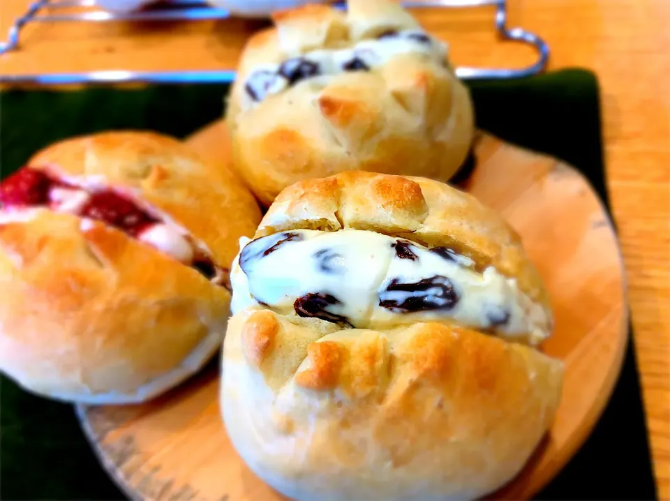 手作りパンでクリームチーズレーズンサンド|ゴーダさん