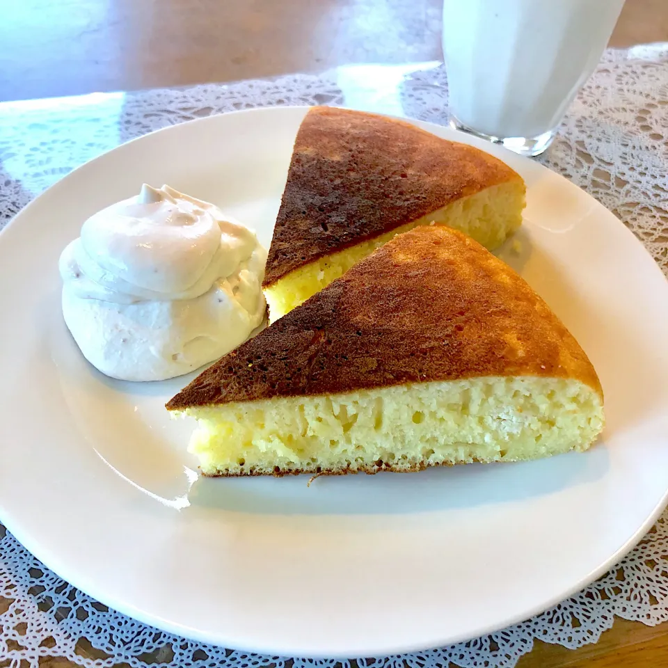 モッチリパンケーキの朝ごはん|ゆかｕさん