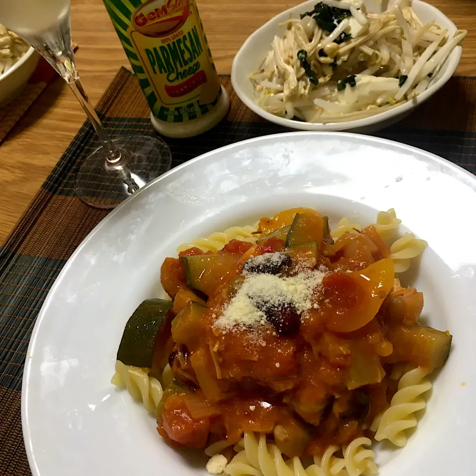 Snapdishの料理写真:2020/08/07 冷製パスタ海鮮トマト煮ソース|kykyさん