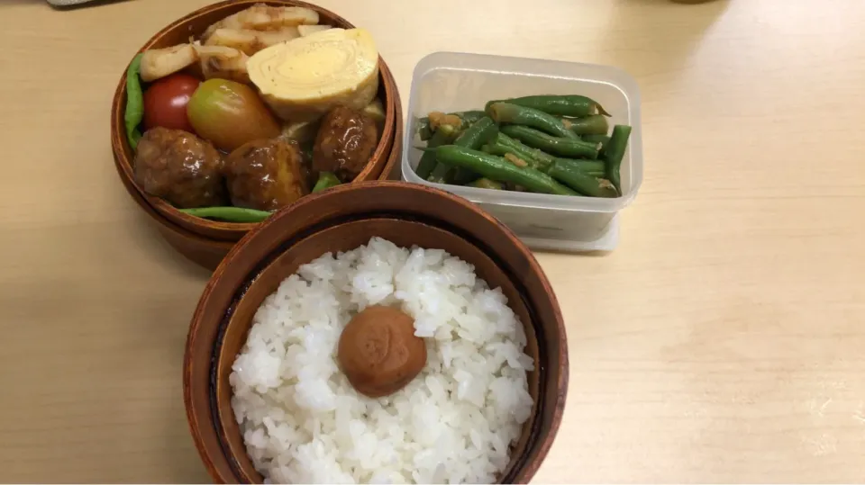 自分用弁当　肉団子卵焼き|おっちさん