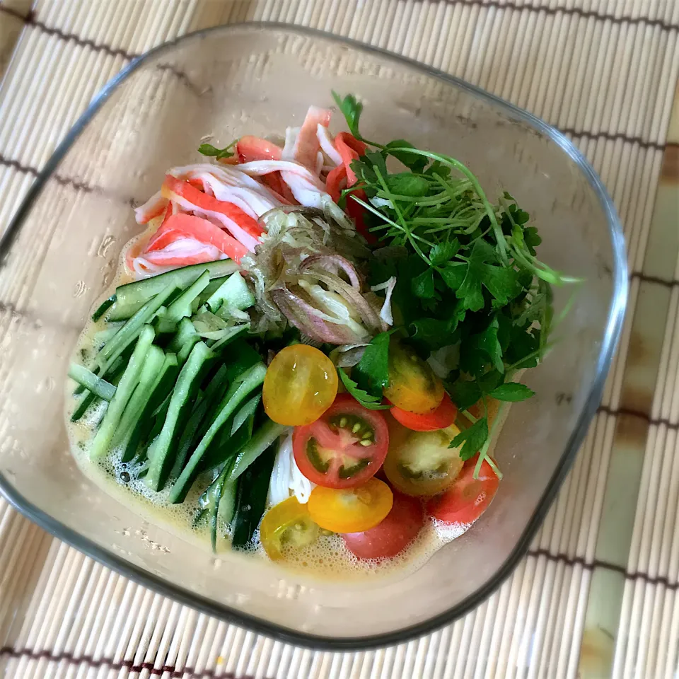 Snapdishの料理写真:バカウマダレで野菜たっぷり素麺|べべべさん