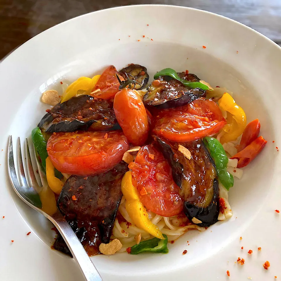 めぐぐさんの料理 麻婆茄子🍆にトマト🍅入れてみました(๑>◡<๑)を悪魔のパスタに|Kさん