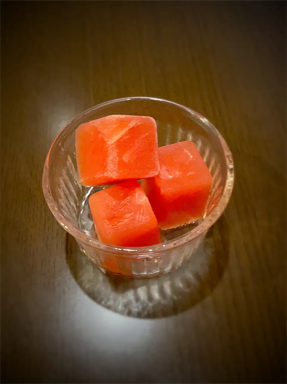 Snapdishの料理写真:蜂蜜入りスイカアイスキューブ🍉|ch＊K*∀o(^^*)♪さん