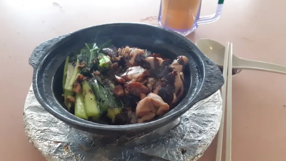 Chicken in claypot|秋平さん