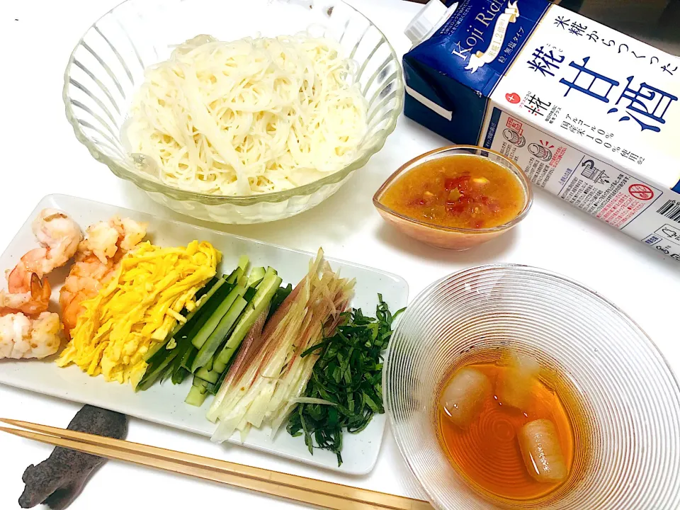 夏だ‼︎素麺＼(^o^)／|妖怪こけしさん