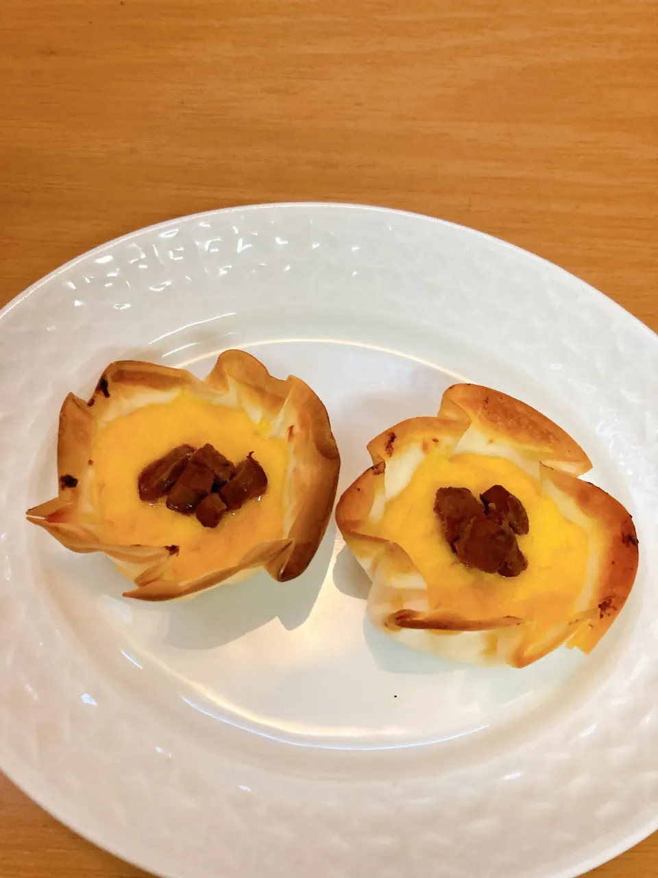 Snapdishの料理写真:餃子の皮でチョコカスタードタルト|gardenさん