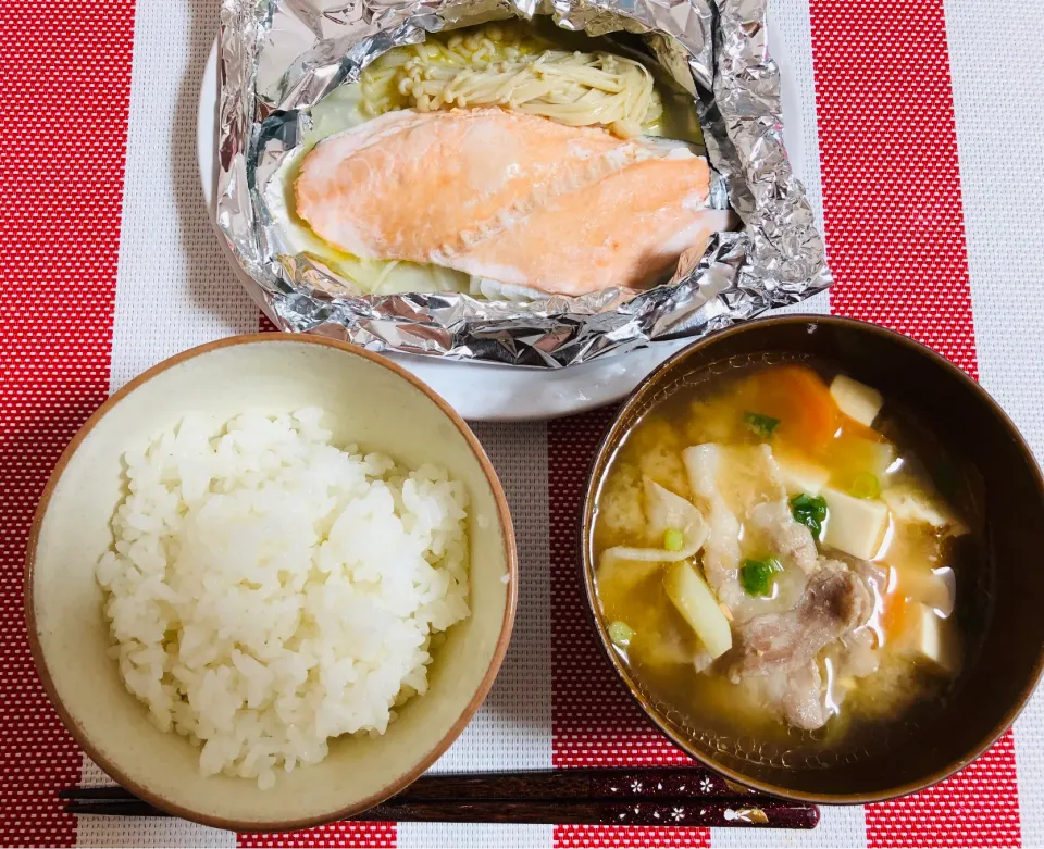 サーモンのホイル焼き　豚汁|飛鳥さん