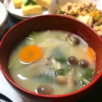 Snapdishの料理写真:具沢山味噌汁|Moanafoods73さん