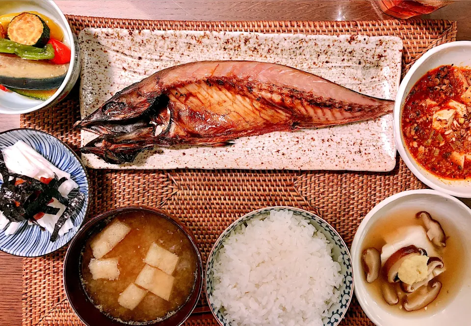 Dried fish,Deep-fried vegetables,Yam salad,Tofu with starchy sauce and miso soup|taka-chanさん