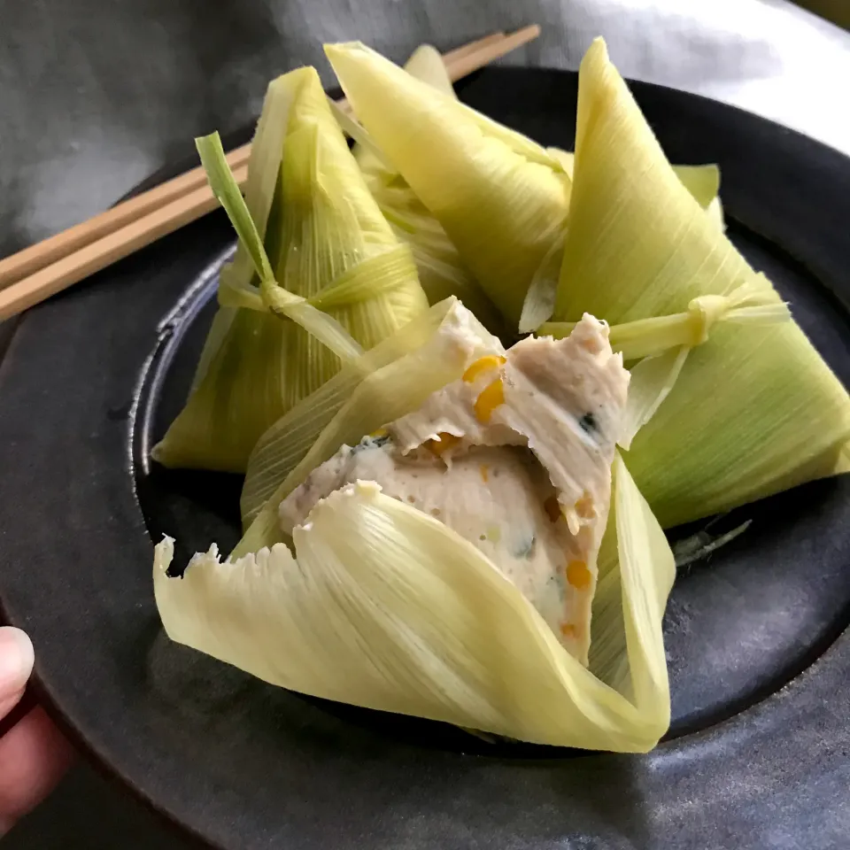 七海さんの料理 とうもろこしの包み蒸し🌽|るん♪さん