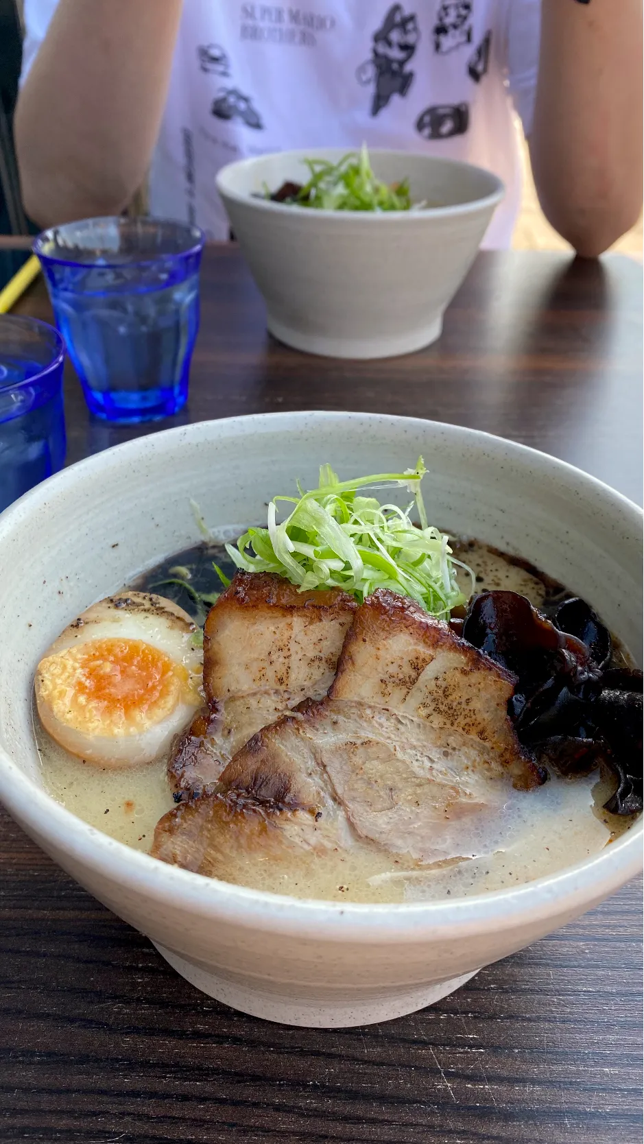 Snapdishの料理写真:豚骨ラーメン（Ramen-Kingdom ）|女神さん