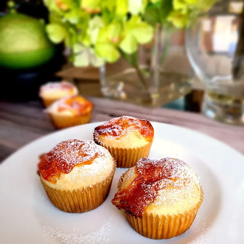 White Chocolate Apricot Lava Muffins|Jbunny Caféさん