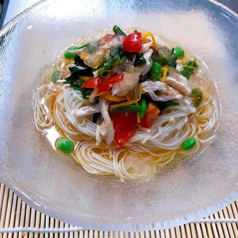 「えん菜」を使ってみたSnapdishの料理・レシピ写真:えん菜と夏野菜のもりもりサラダ素麺.｡.:*･゜