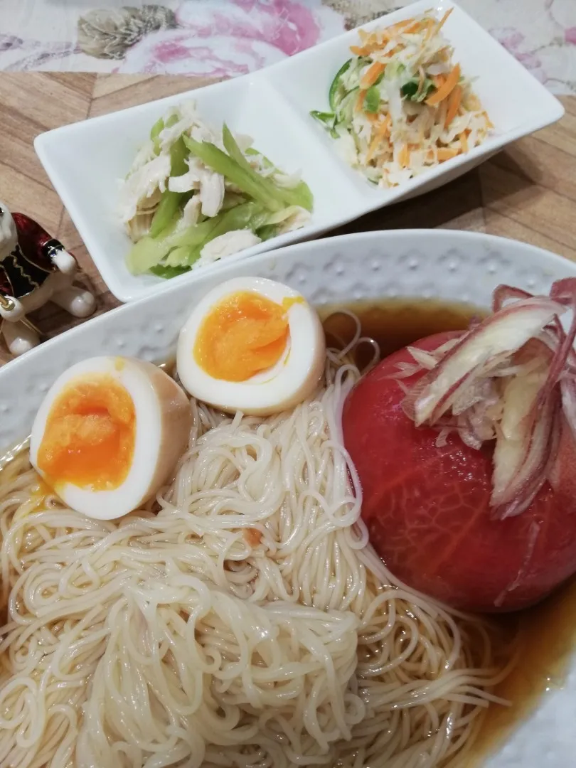 Snapdishの料理写真:8/10
トマト素麺と作りおきランチ😋|たえさん