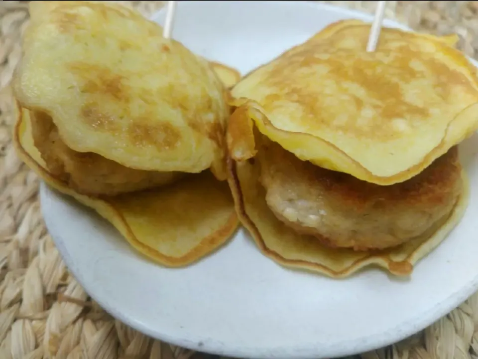 Snapdishの料理写真:とうふinハンバーグのミニマムホットケーキハンバーガー|gomanmaさん