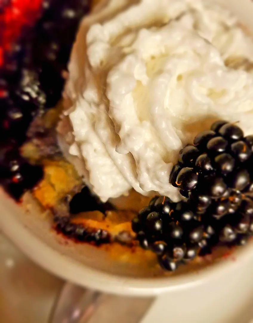 single serve blackberry cobbler!|Becky Yarbroughさん