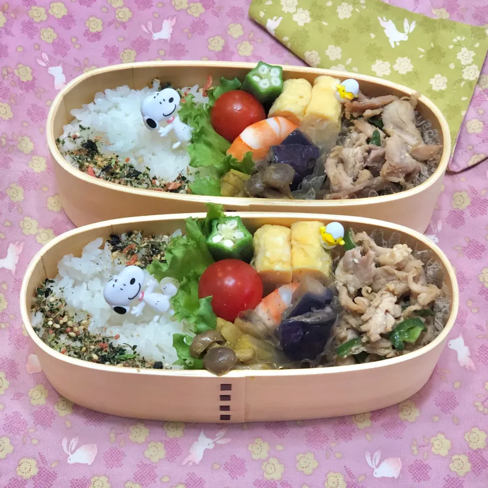 Snapdishの料理写真:豚コマ・ピーマン味噌炒め☘の双子ちゃんお弁当💙❤️ 7/31金|sweet homeさん