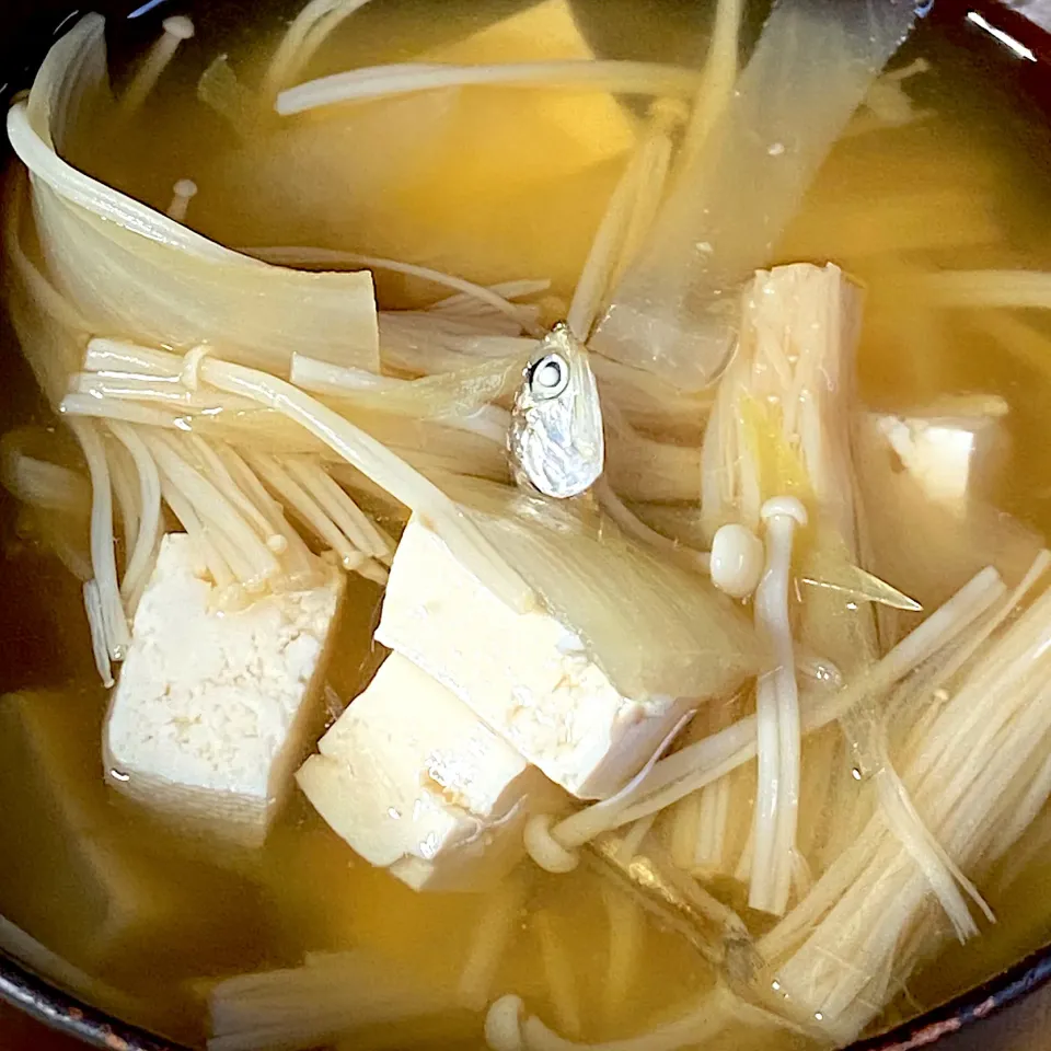 夏みそ汁連日🎐豆腐・エノキ・玉葱・茗荷|Makokoさん