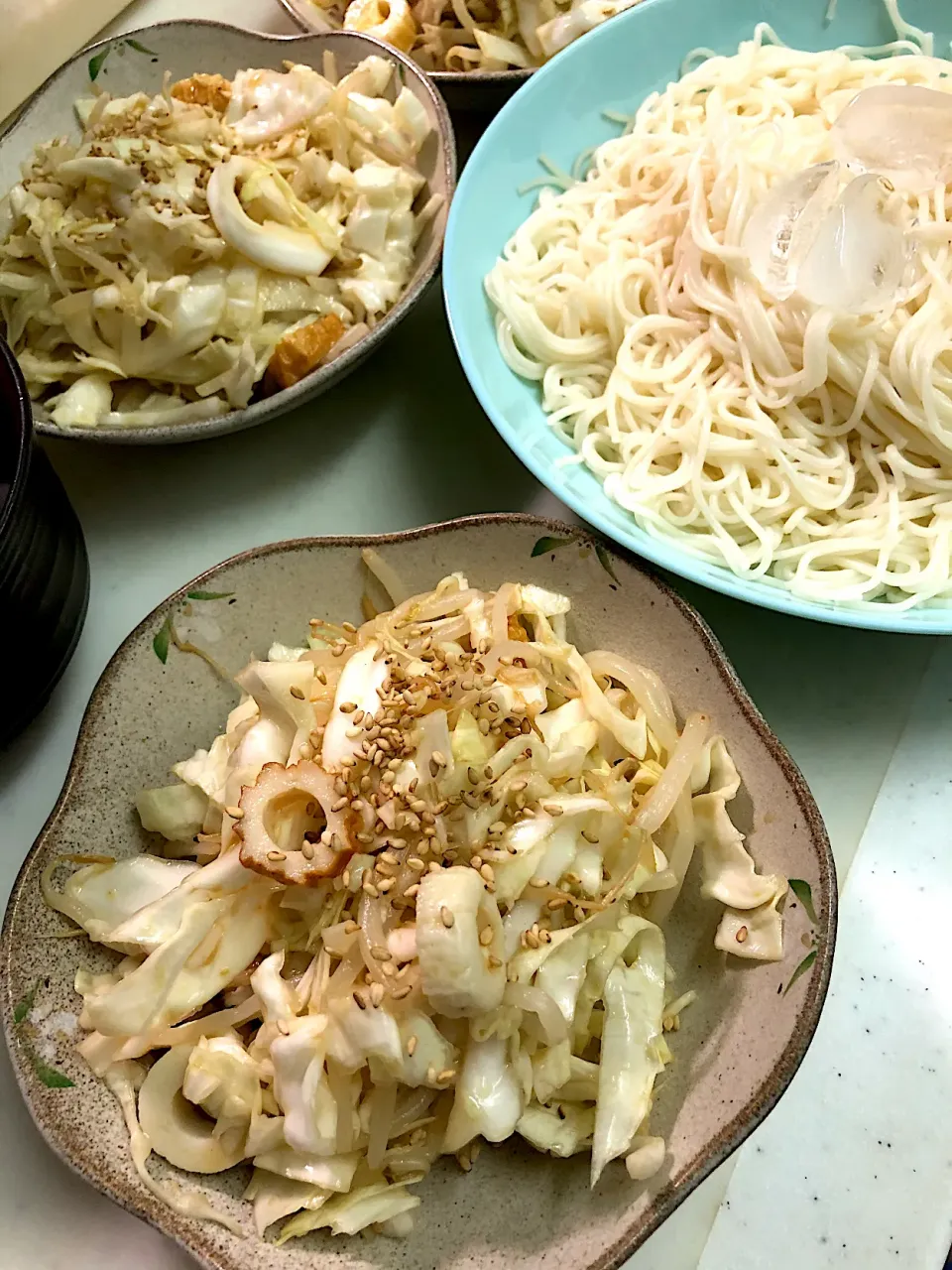 キャベツとモヤシの味噌サラダ、そうめん|みウラさん