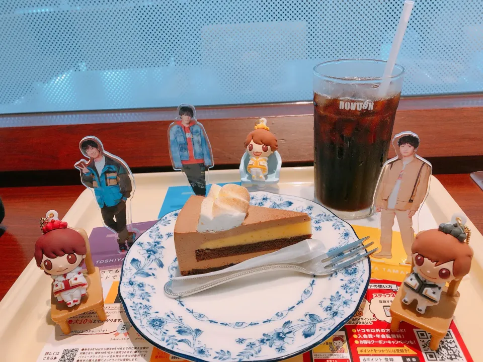 チョコムースケーキとアイスコーヒー⛸👑|なぎさん