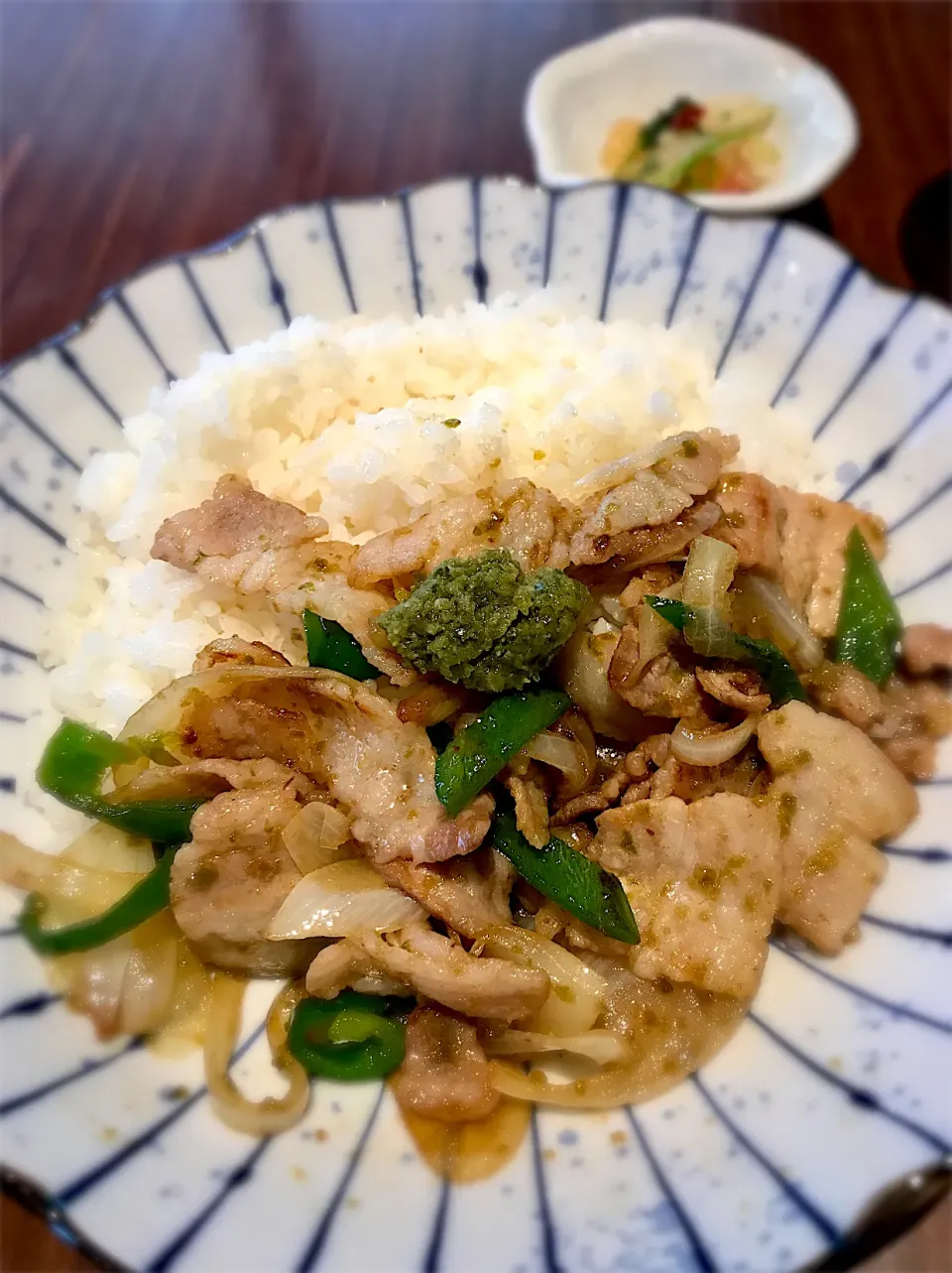 肉野菜の神楽南蛮味噌炒め丼|deekay71さん