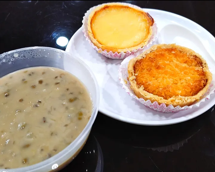 Green Bean Porridge
Egg Tart & Coconut Tart|Harlina  (Malaysia)さん