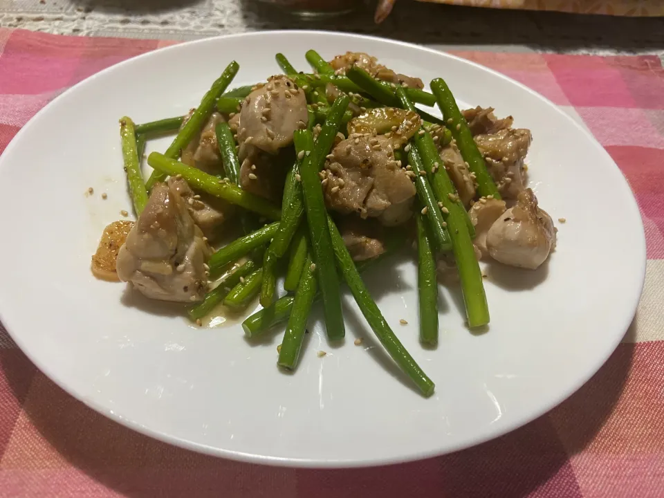 Snapdishの料理写真:鶏もも肉のスタミナ焼き|ハルのただ飯さん