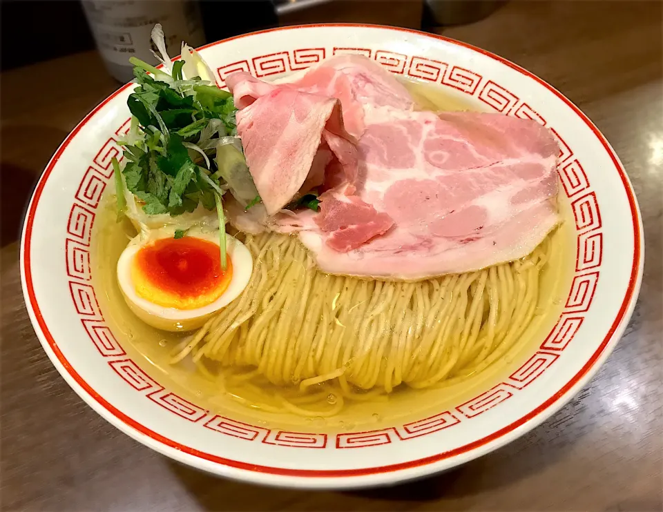 特撰ラーメン白(焼豚、味付玉子、ワンタン)ラーメン🍜|toshi,I🍴さん