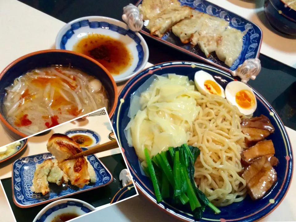 豚骨醤油つけ麺
煮豚とワンタンの皮、小松菜、油断して火を通しすぎたゆで卵。
つけ汁に炒めたもやしを。
スーパーの餃子は、両面焼きで！
上の方が焦げた感じいい！^_^|Takeshi  Nagakiさん