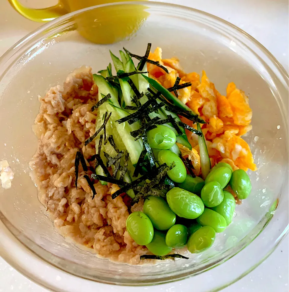 朝ごはん☺︎オートミール　鶏むねそぼろ丼|とまこ(*^o^*)さん