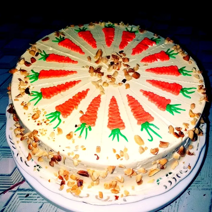 carrot cake w/ creamcheese frosting|maoさん