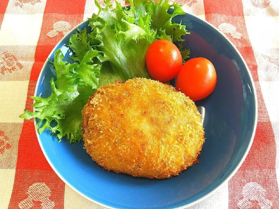 Snapdishの料理写真:🥔手作りコロッケ|tomoさん