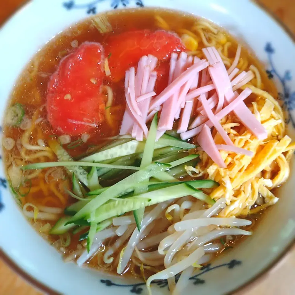 Snapdishの料理写真:サソリさんの料理 マルちゃん正麺🍜、醤油味❗️ (＊*ω*＊)✨|まめころさん