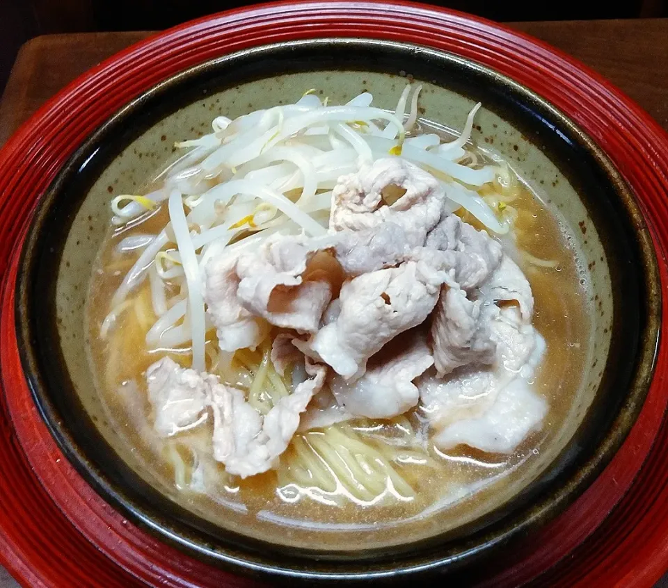 もやしたっぷりラーメン|あらいぐまのしっぽさん