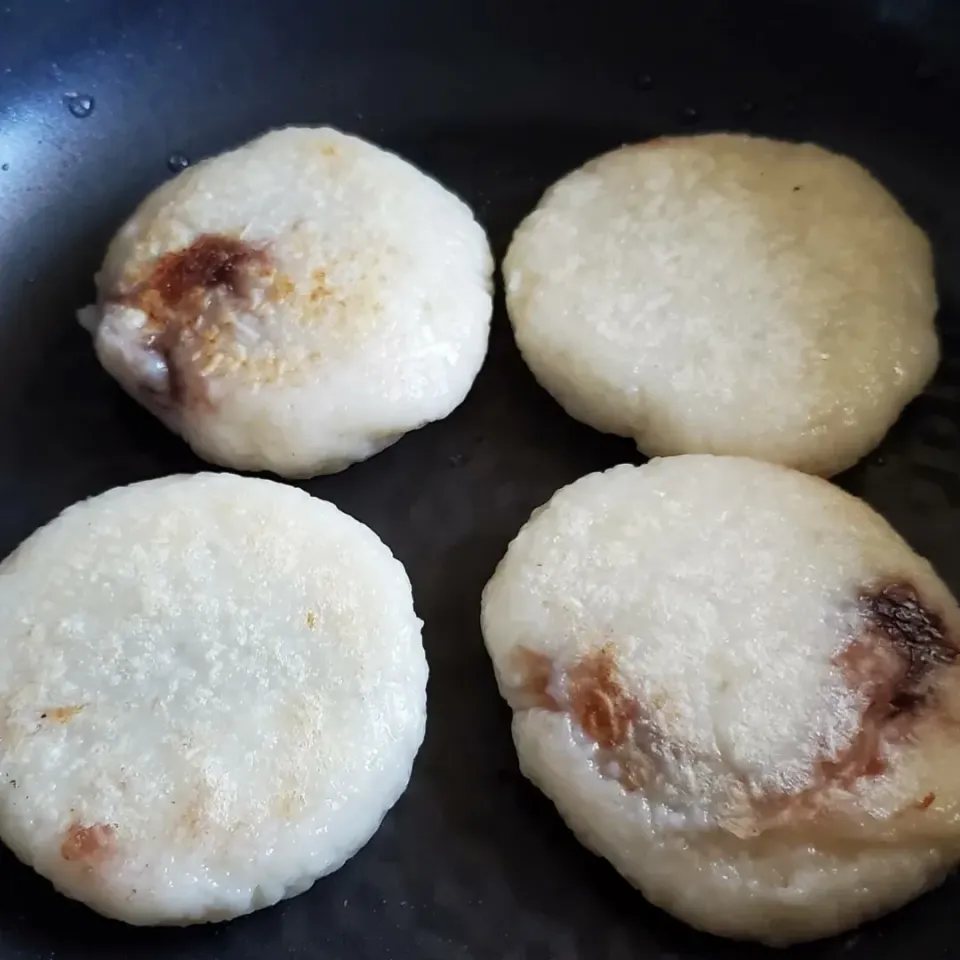 Snapdishの料理写真:素麺リメイク☆太宰府名物『梅ヶ餅』風焼き餅！|Kumiさん